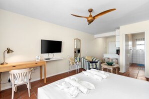 1 bedroom, desk, free WiFi, bed sheets