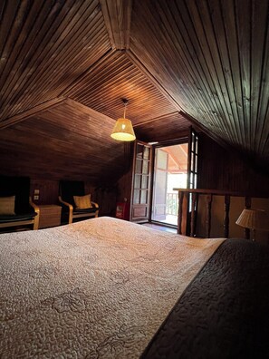 1 bedroom, iron/ironing board, travel cot, WiFi
