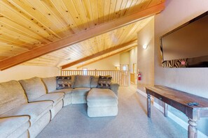 House (4 Bedrooms) | Interior - Luxe All-season Retreat by Avantstay Prime Location, Near Skiing (Truckee)