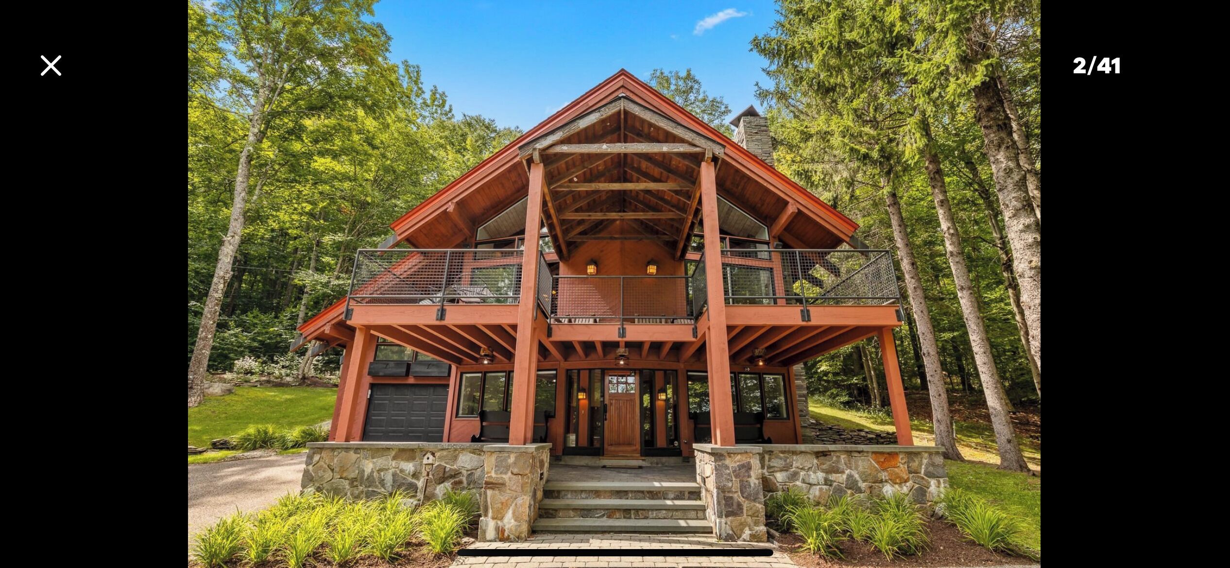 Charming 4-bedroom Ski house in Stratton with Shuttle or walk to slope.