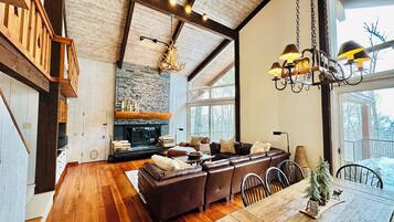 Una Smart TV, una chimenea, un reproductor estéreo