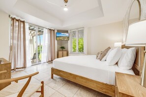 2 quartos, ferros/tábuas de passar roupa, berço de viagem