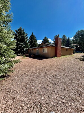 Exterior - NEW! Country Club "The Reining Deer" Golf, Fireplace, Office, VIEWS! (Flagstaff)