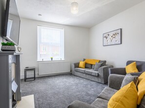 Smart TV - Spacious Oasis - Perfect for Large Families/Groups - Pass the Keys (Morley)