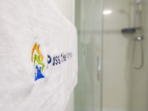 Shower, towels