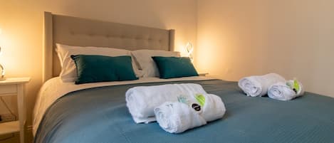 1 bedroom, desk, iron/ironing board, WiFi (free)