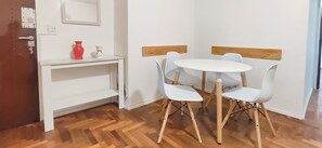Căn hộ, 1 phòng ngủ, hút thuốc, ban công | Khu ăn uống