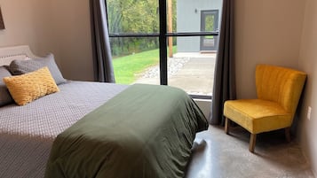 1 habitación, tabla de planchar con plancha, wifi y ropa de cama