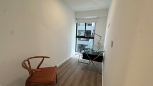 Apartemen Bisnis, balkon
