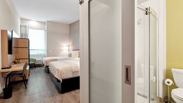 Iron/ironing board, WiFi (free)