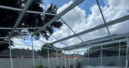 Welcome to our charming studio, perfectly located near Tampa Bay's attractions.