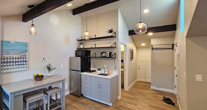 Cozy Studio with WiFi in awesome Vancouver WA!