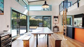 Maison, vue jardin | Restauration dans la chambre