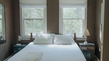 4 bedrooms, iron/ironing board, travel crib, WiFi