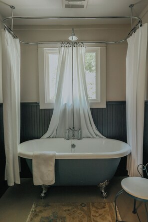 Shower, hair dryer, towels, soap - Historic farmhouse by the river in Keene, NY near Lake Placid & Whiteface Mt. (Keene)