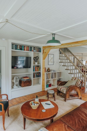 Smart TV, fireplace, books - Historic farmhouse by the river in Keene, NY near Lake Placid & Whiteface Mt. (Keene)