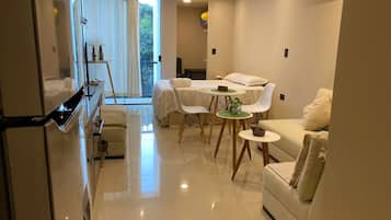 1 habitación, wifi y ropa de cama
