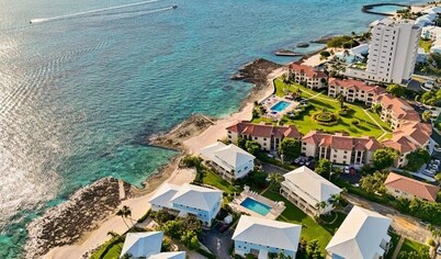 7mile Beachfront Apartment, Beautiful Sea and sunset views