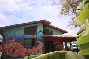 Front of property - Off Ocean Hostel (Florianópolis)