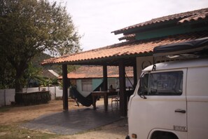 Front of property - Off Ocean Hostel (Florianópolis)