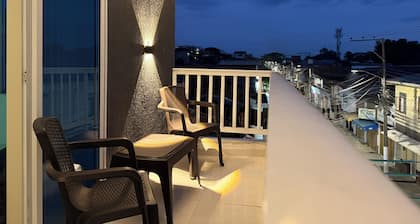 SPACIOUS AND LUXURIOUS APARTASUITE IN THE CENTER OF THE CITY