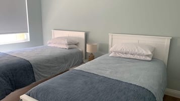 4 bedrooms, iron/ironing board, free WiFi, bed sheets