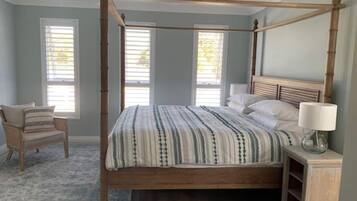 4 makuuhuonetta, silitysrauta/-lauta, ilmainen Wi-Fi, vuodevaatteet