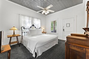 1 bedroom - Two Bedrooms with One King and One Full Bed, microwave and mini fridge (Comfort)