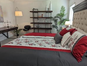 3 habitaciones, tabla de planchar con plancha, wifi y ropa de cama 