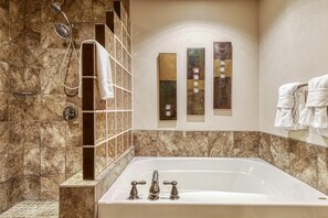 Condo, Multiple Beds (Jenny's Jewel #2004) | Bathroom - Jenny's Jewel #2004 (Pigeon Forge)