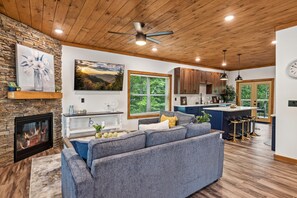 Ferienhütte, Mehrere Betten (Royal Pool Retreat #392) | Wohnbereich