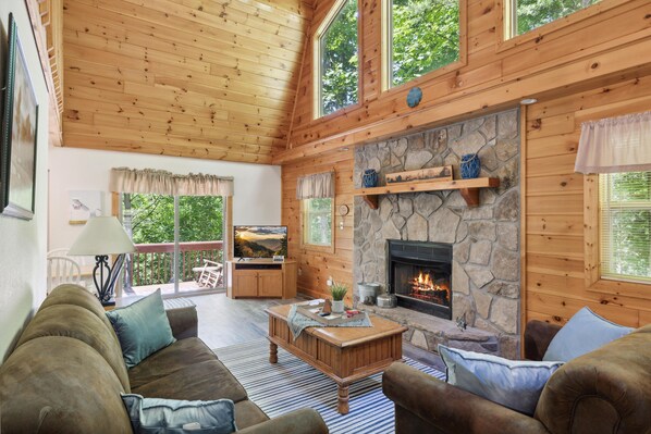 Cabane, plusieurs lits (Virgil's Retreat #263) | Coin séjour