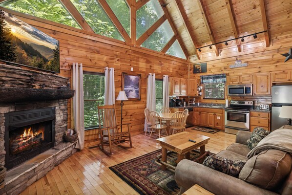 Living area - Hawkridge Place #1021 (Sevierville)