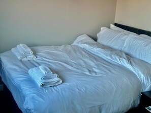 4 chambres, fer et planche à repasser, Wi-Fi, draps fournis
