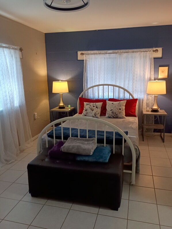 2 chambres, bureau, fer et planche à repasser, Wi-Fi gratuit