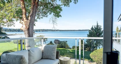 Ocean Front Suite w/ Spa Like Bath, Gorgeous Views & Access to Resort Amenities