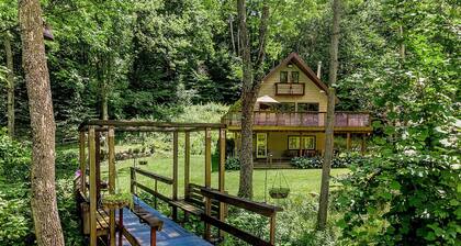 Ellicottville Chalet with beautiful storybook creek
