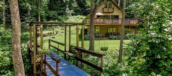 Ellicottville Chalet with beautiful storybook creek
