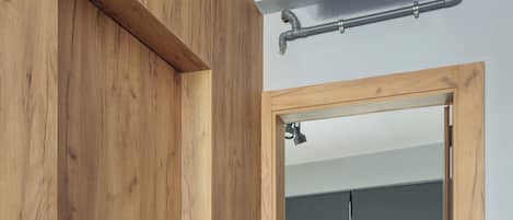 Deluxe Suite | In-room safe, blackout drapes, soundproofing, iron/ironing board