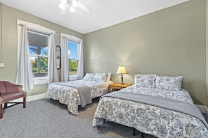 3 bedrooms, iron/ironing board, WiFi (free), bed sheets