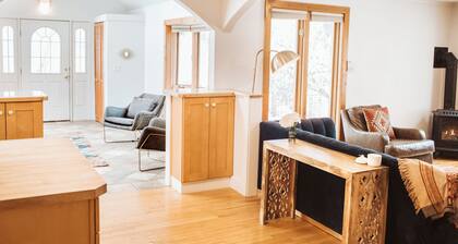 Downtown 5 BDRM Charming Historic Home