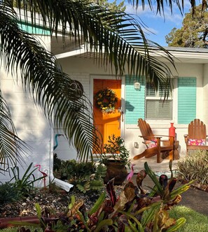 Terrace/patio - Boomerang Bungalow - Cozy, quiet retreat on Saint Augustine's Anastasia Island!  (St. Augustine)