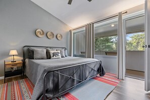 2 bedrooms, iron/ironing board, travel cot, free WiFi