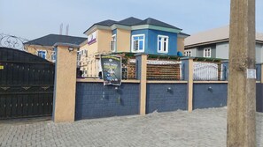 Exterior - Bamod Hotel and Suites (Lekki)