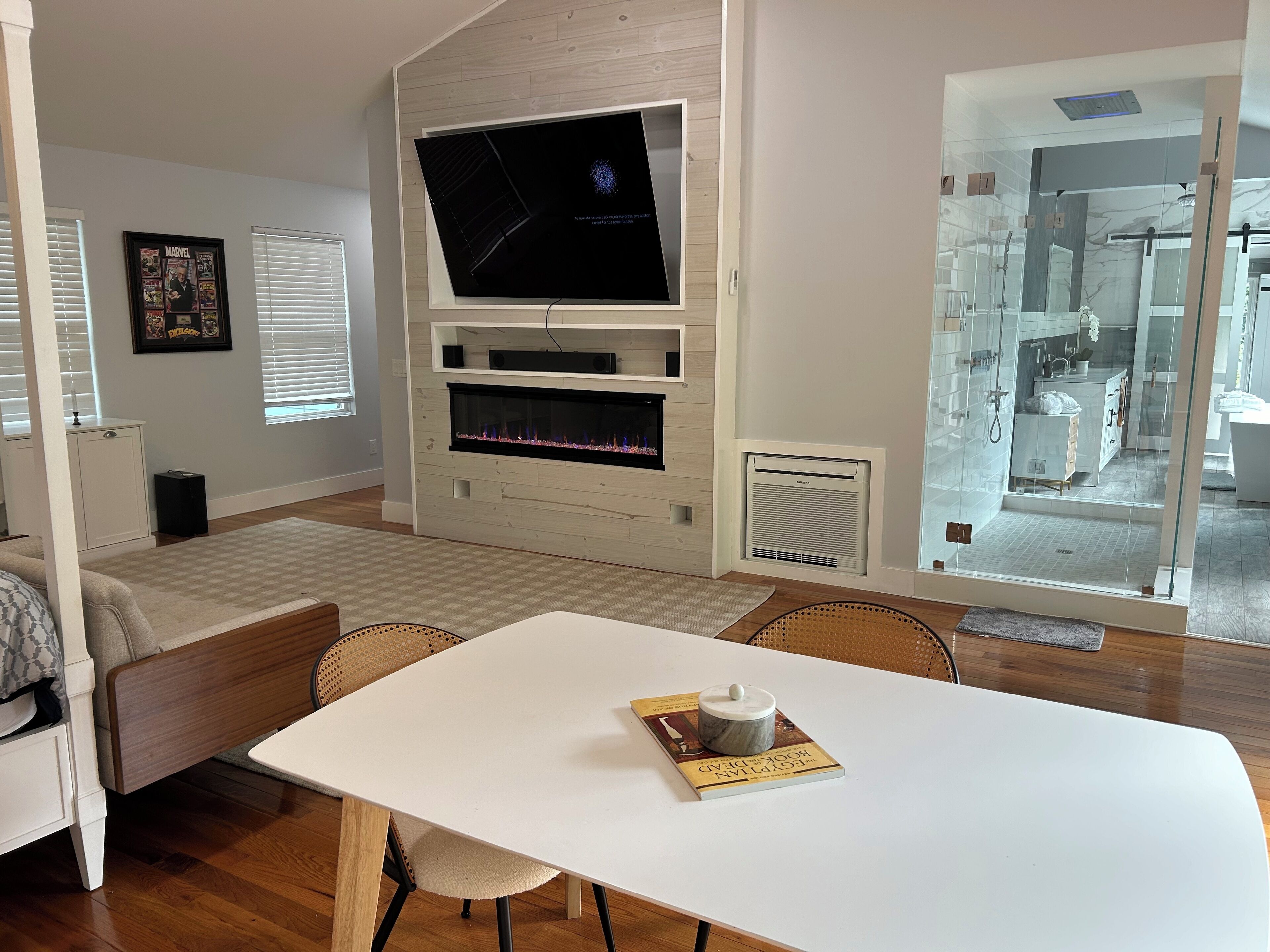Charming 1-bedroom in a house in readsboro withprivate entrance, private hot tub