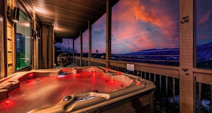Luxury Mountain Escape: Panoramic Views, Indoor Pool, Hot Tub, Games