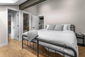 3 soverom, strykejern/-brett, wi-fi og sengetøy