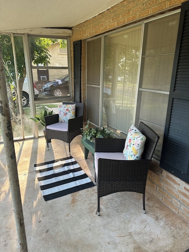 Lottie Mae’s Place has a warm cozy homely vibe. 2 minutes from town