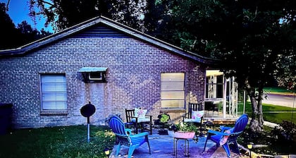 Lottie Mae’s Place has a warm cozy homely vibe. 2 minutes from town