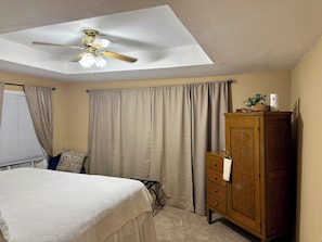 2 chambres, fer et planche à repasser, lit parapluie, Wi-Fi gratuit